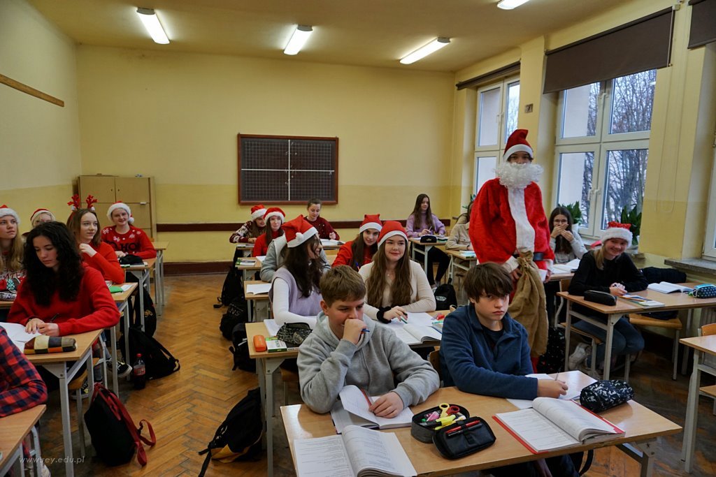 2021-12-06 Szkolne Mikołajki