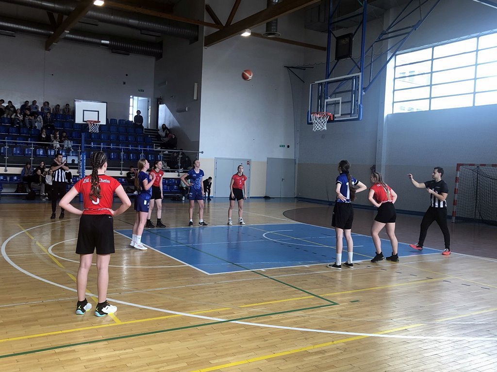 2023-03-28 Koszykarki z Reja brązowymi  medalistkami