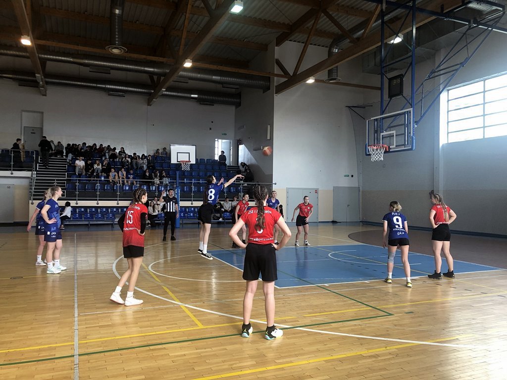2023-03-28 Koszykarki z Reja brązowymi  medalistkami