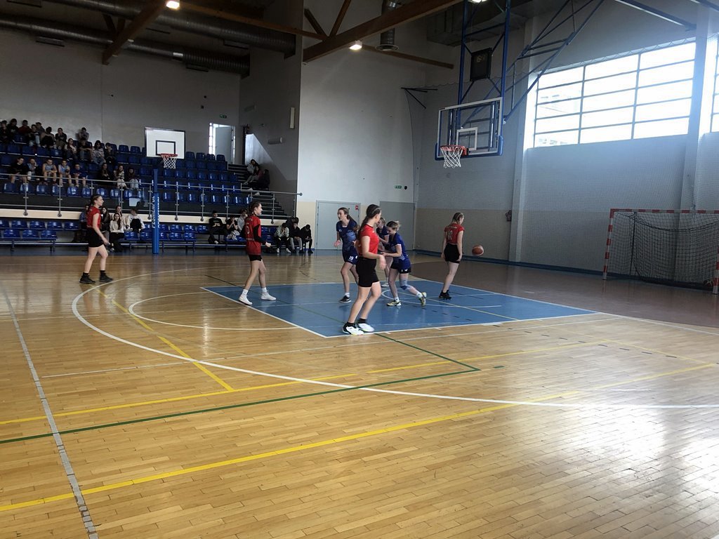 2023-03-28 Koszykarki z Reja brązowymi  medalistkami