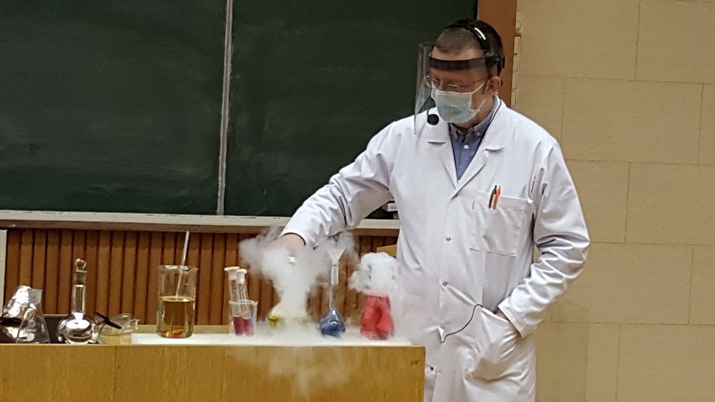 2022-03-18 Pokazy chemiczne