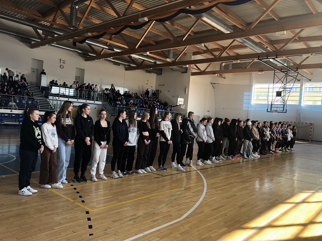 2023-03-28 Koszykarki z Reja brązowymi  medalistkami
