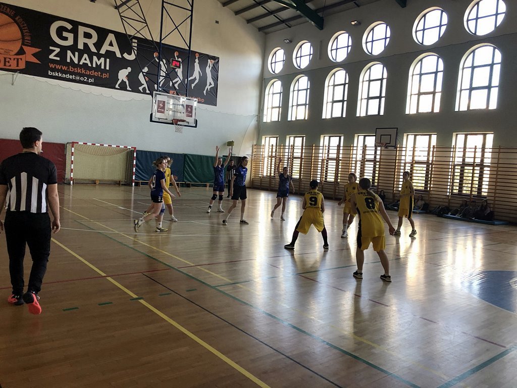2023-03-28 Koszykarki z Reja brązowymi  medalistkami