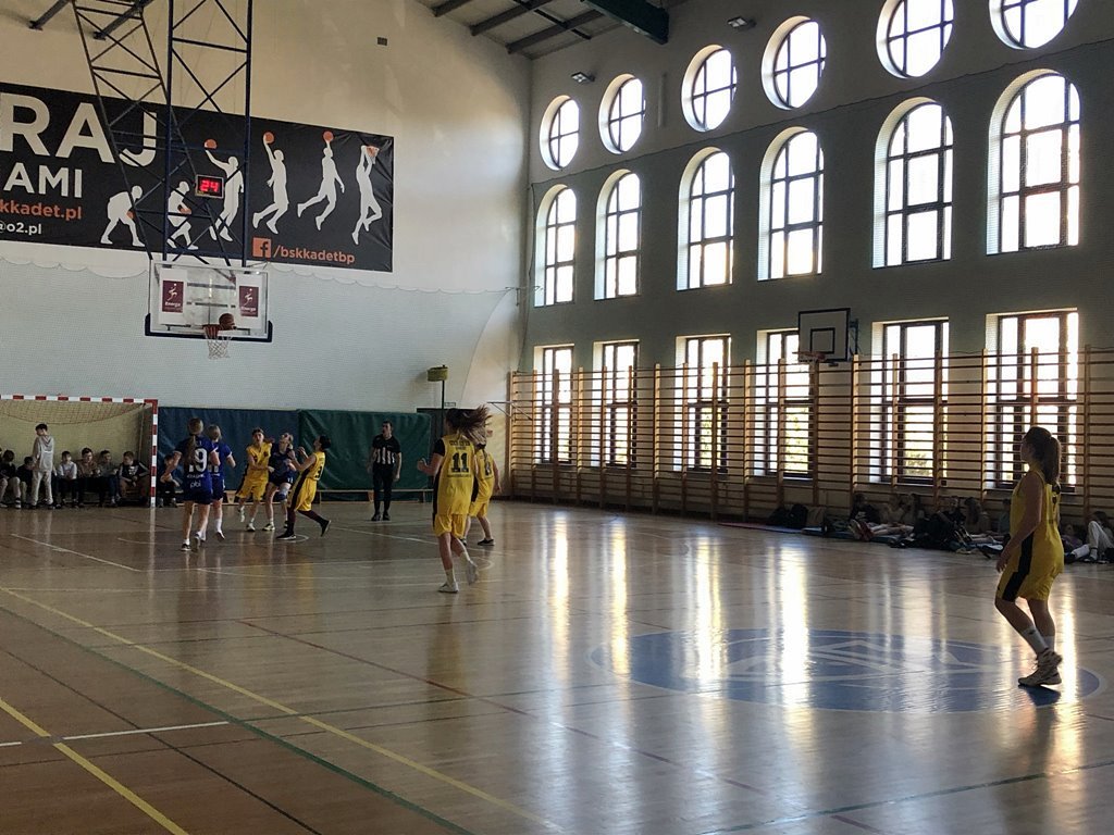 2023-03-28 Koszykarki z Reja brązowymi  medalistkami