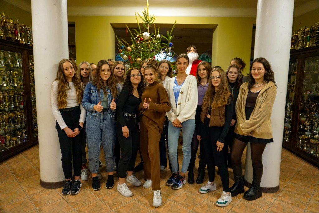 2021-12-17 świątecznie przy choince