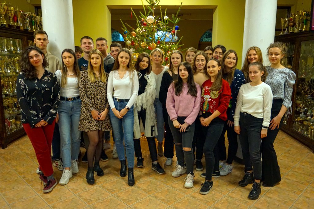 2021-12-17 świątecznie przy choince