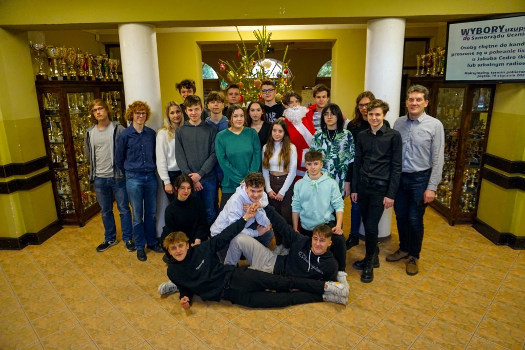 2021-12-17 świątecznie przy choince