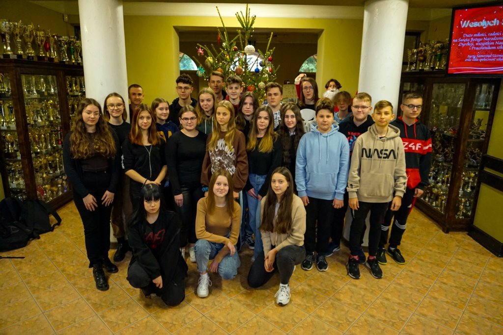 2021-12-17 świątecznie przy choince