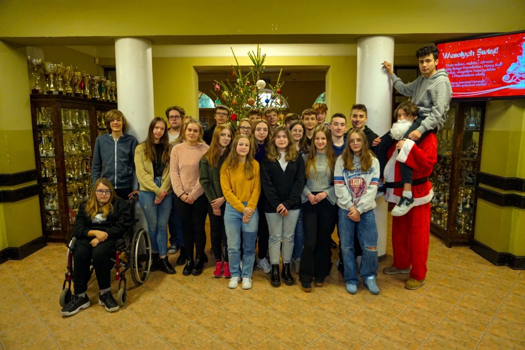 2021-12-17 świątecznie przy choince