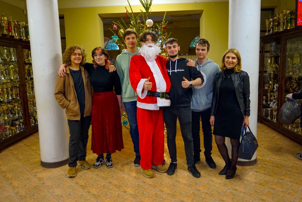 2021-12-17 świątecznie przy choince