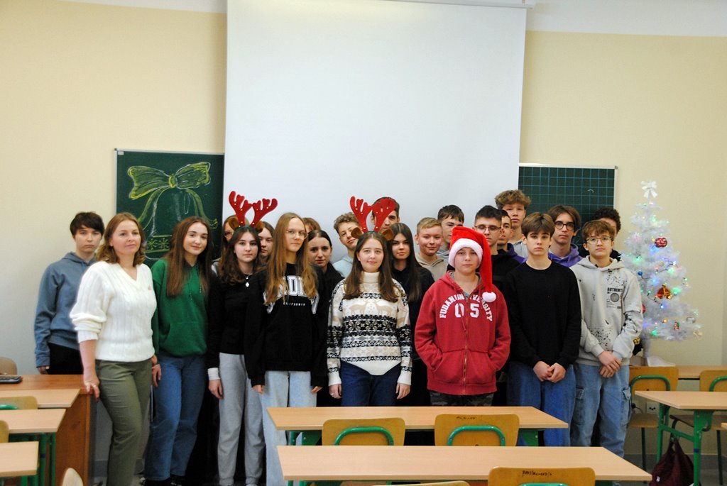 2024-12-04 Dzien_Swiatecznego_Swetra