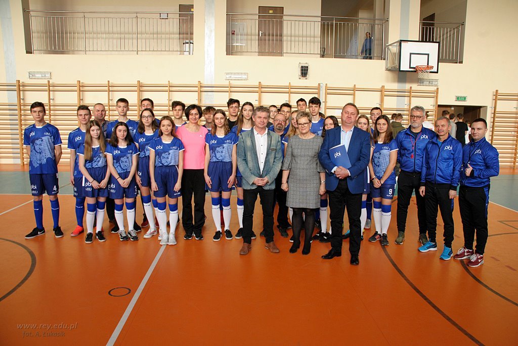 2019-12-18_Nowe_stroje_sportowe