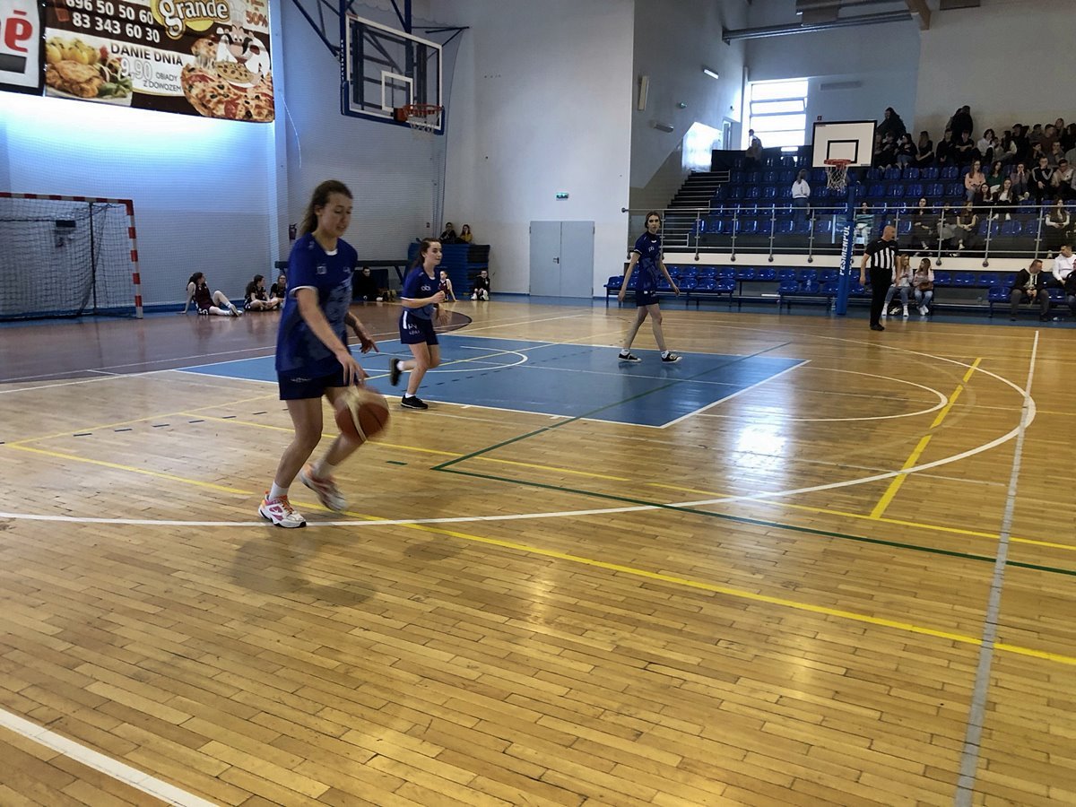 Koszykarki z Reja brązowymi medalistkami mistrzostw województwa