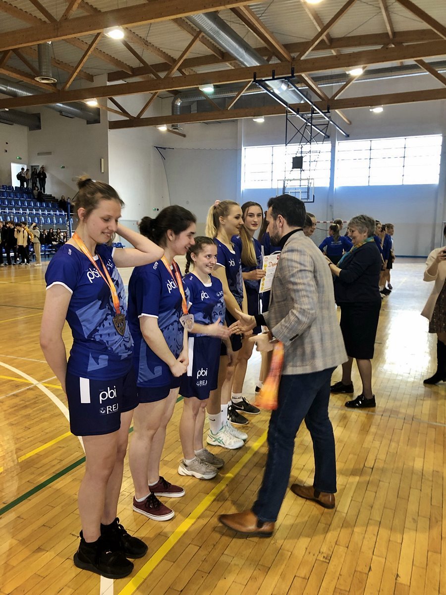 Koszykarki z Reja brązowymi medalistkami mistrzostw województwa