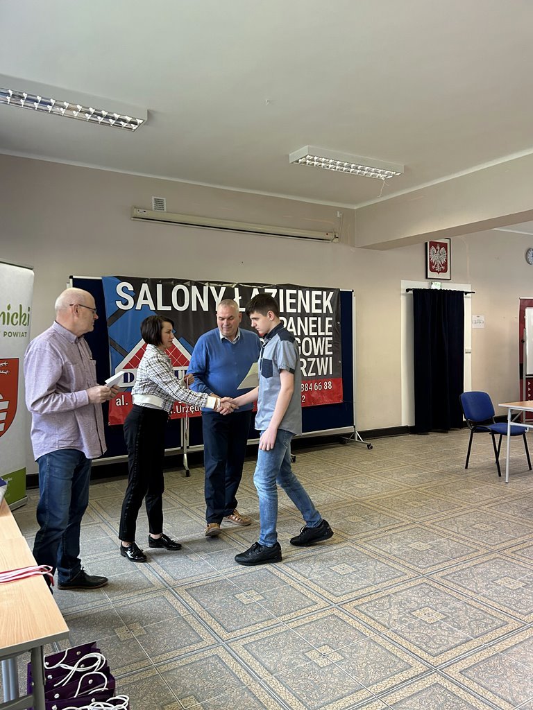 2024-04-23 Kalejdoskop w Reju