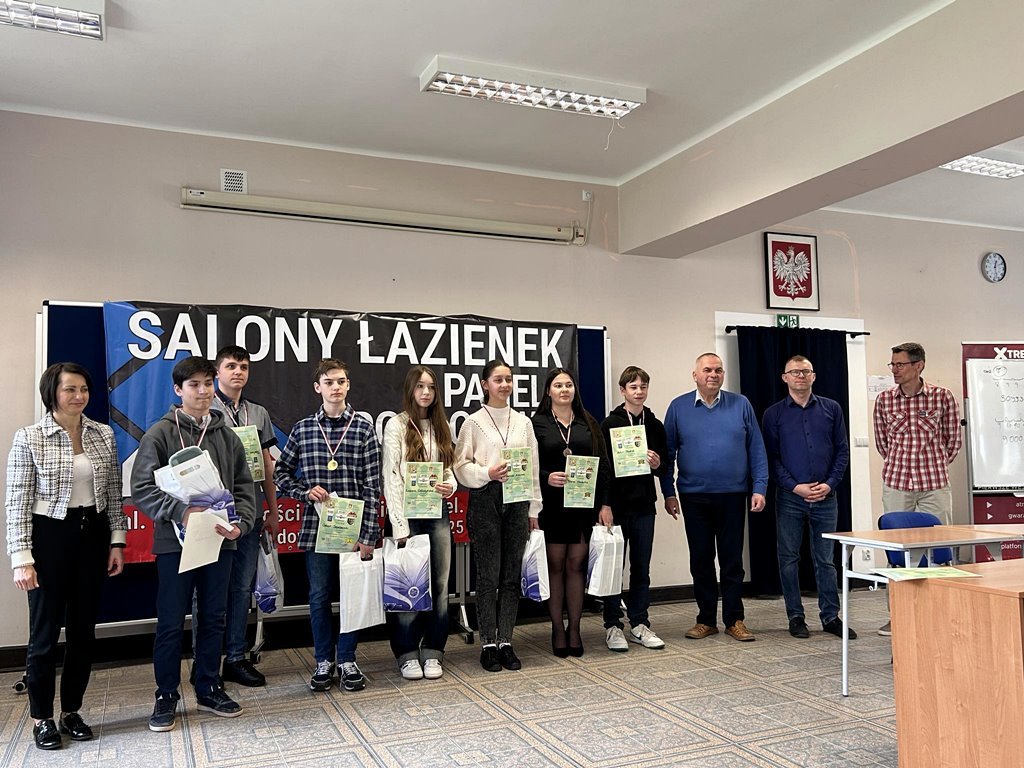 2024-04-23 Kalejdoskop w Reju