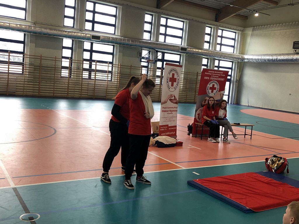 2023-04-18 LEKCJA_POKAZOWA_PIERWSZEJ_POMOCY_W_TERPENIE