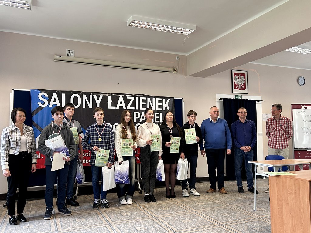 2024-04-23 Kalejdoskop w Reju