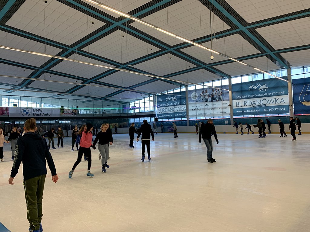 2023-02-15 wyjazd na łyżwy klas f